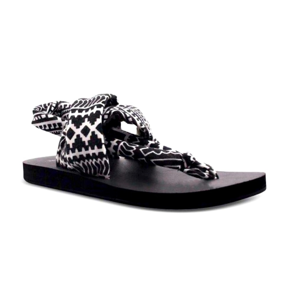 Black & White Bev Knit Sandal